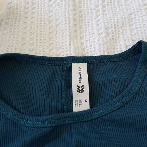 All In Motion Knotted Front Athletic Top sz M - Picture 3 of 6